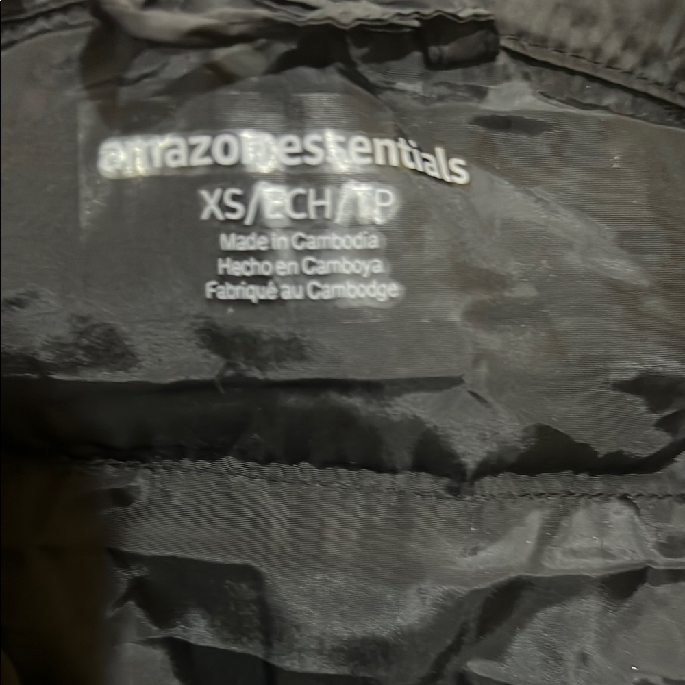 Amazon Essentials Black Puffer Jacket With Quilte… - image 2